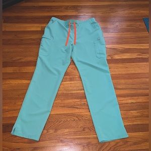 Figs yola scrub pants in Jade. Size XL/T